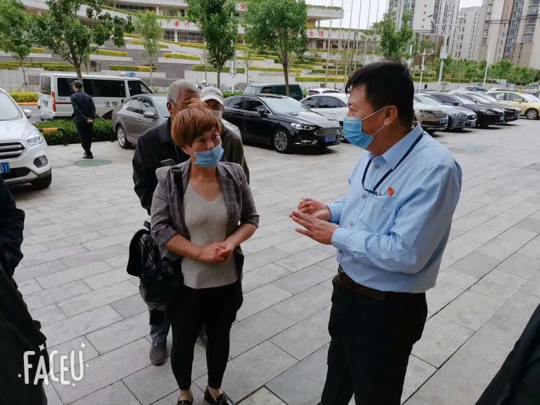 诉服中心恢复开放第一天秩序井然