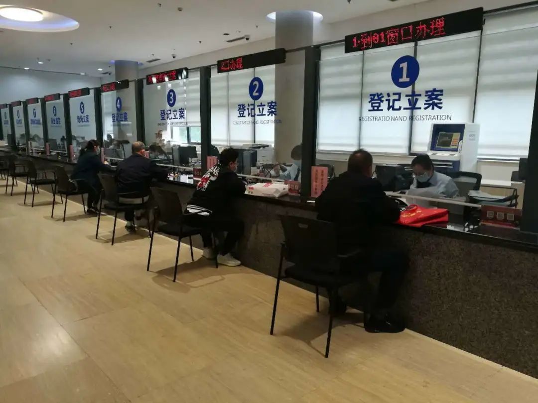 诉服中心恢复开放第一天秩序井然