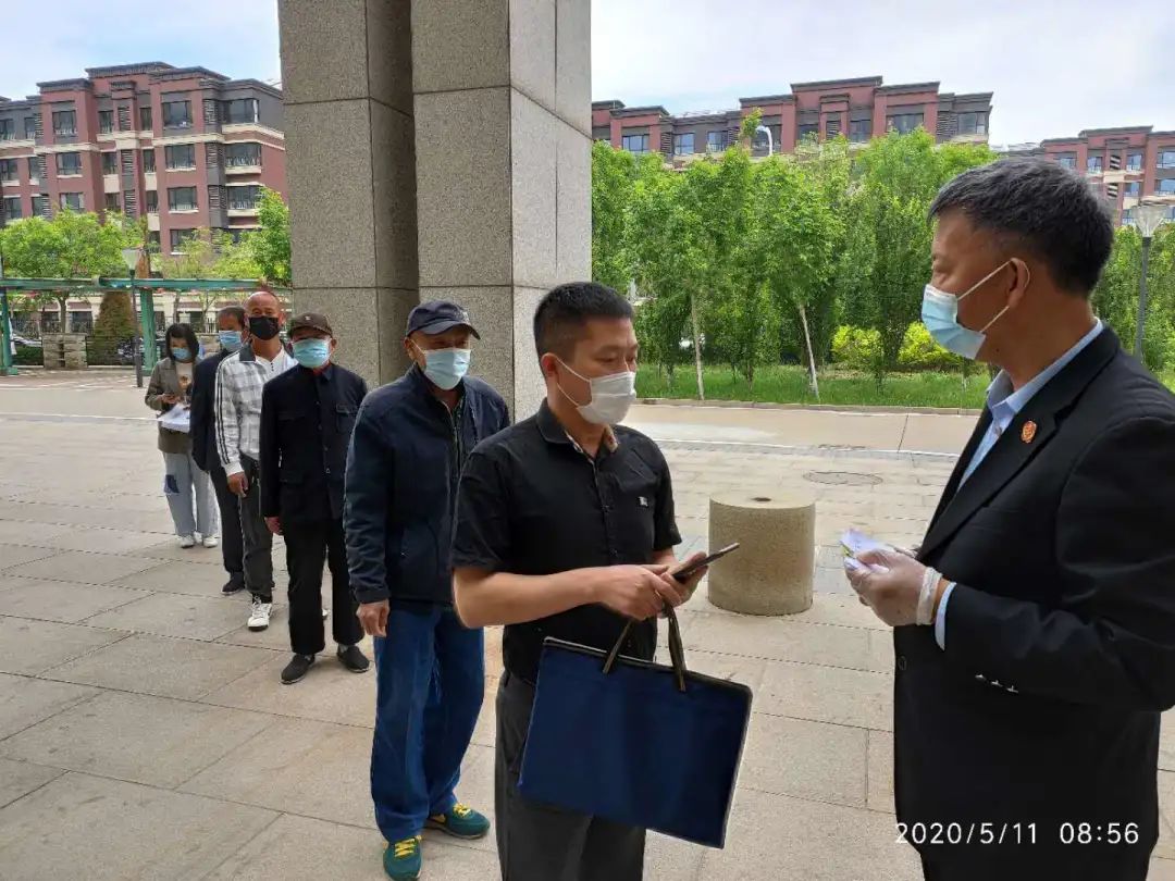 诉服中心恢复开放第一天秩序井然