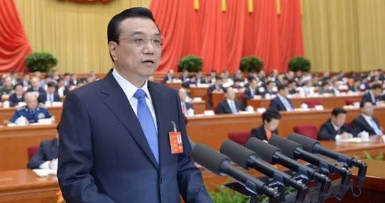 两会:取消货车营运证和从业资格证,减轻货车司机负担!