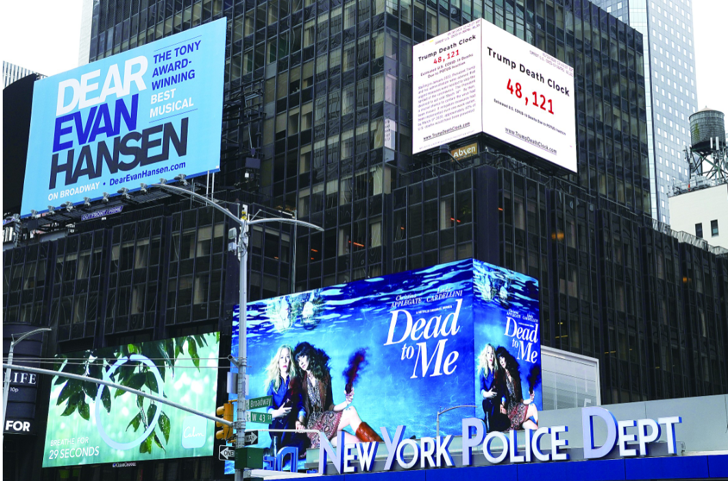 外媒：世界第一次认为美国可怜