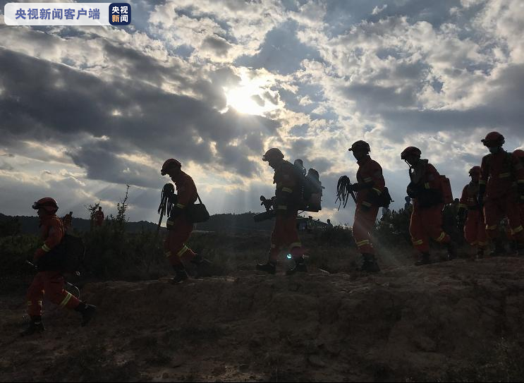 云南昆明市晋宁区双河乡田坝村发生森林火灾,300人参与扑救休闲区蓝鸢梦想 - Www.slyday.coM 云南昆明市晋宁区双河乡田坝村发生森林火灾,300人参与扑救休闲区蓝鸢梦想 - Www.slyday.coM