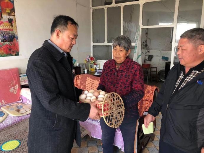 东胜区:柴登村变富了也变美了