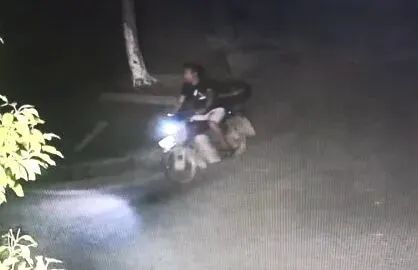 ▲作案后逃离照片