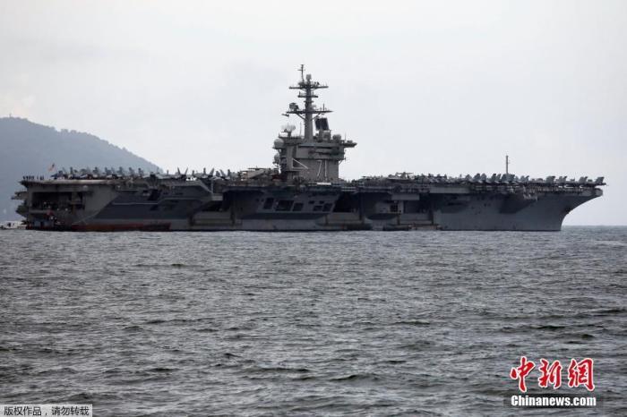 资料图:当地时间3月5日,美国海军“罗斯福”号进入越南岘港。