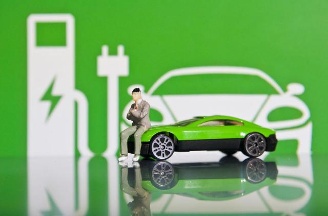 新能源汽车行业的商业模式有更多想象空间