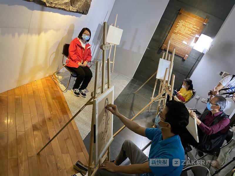 广州美院教授画的抗疫速写火遍全网,如今为了她再画速写