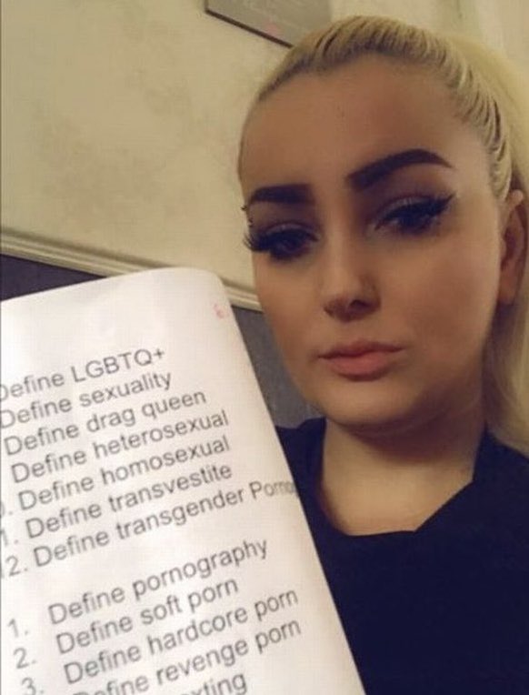 泰勒太太展示的作业内容，图自社交网站