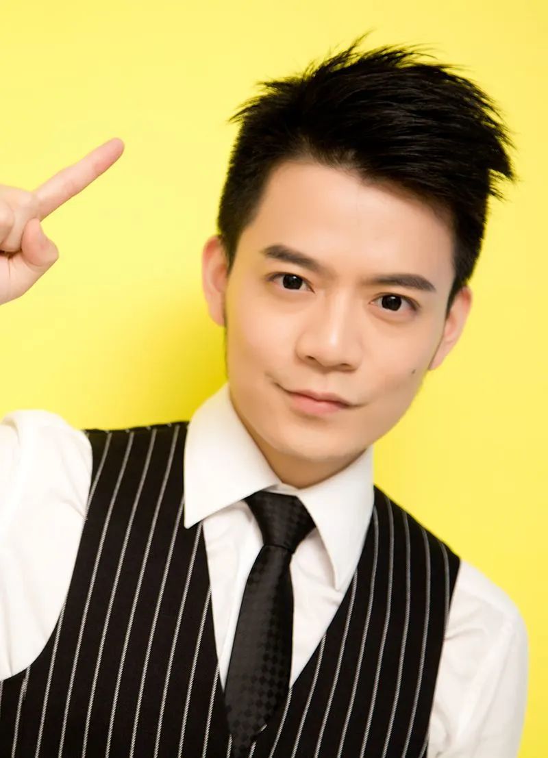 上海人民广播电台 loveradio《早安新发现《婚礼进行曲》主持人.