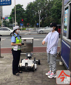 在文昌桥上开卡丁车的女车手找到了!她说:我一直骑它去健身,知道危险性!