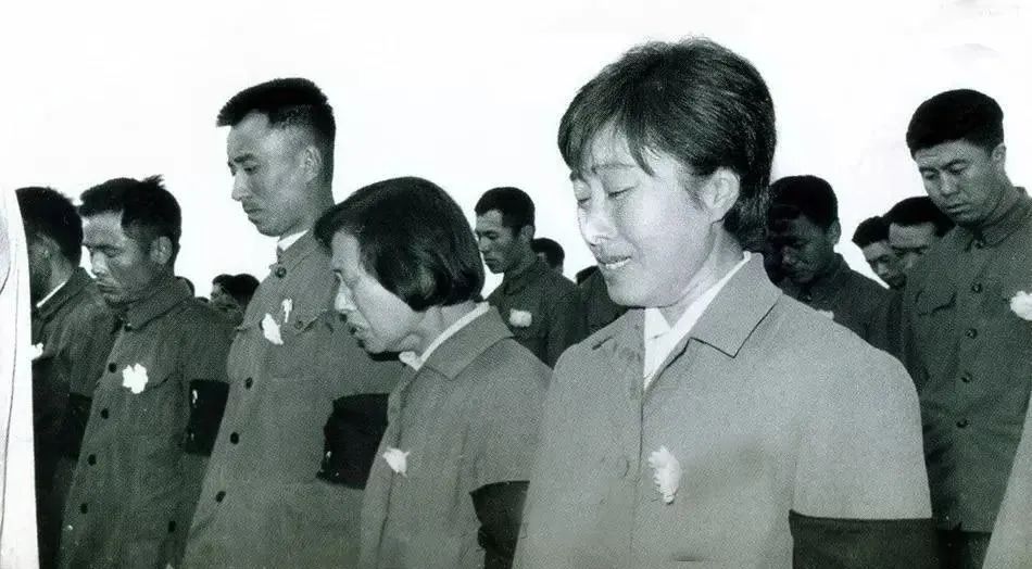 是該把毛時代被隱瞞的真實曆史,告訴孩子們了!