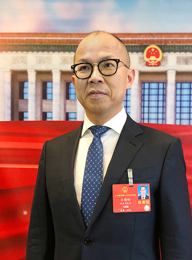 全国人大代表、阳光控股董事局主席林腾蛟建议,大力发展民办教育。
