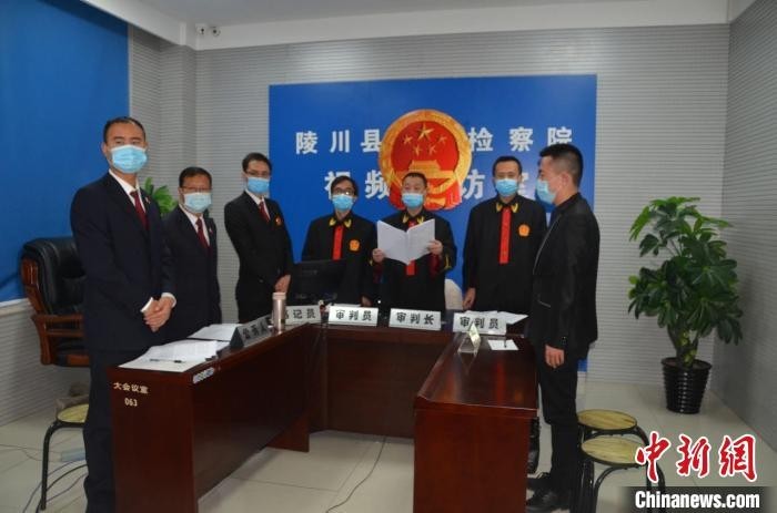 晋城市陵川县人民法院日前依法对被告人张海潮等13人涉黑案一审公开宣判。 山西省高院供图