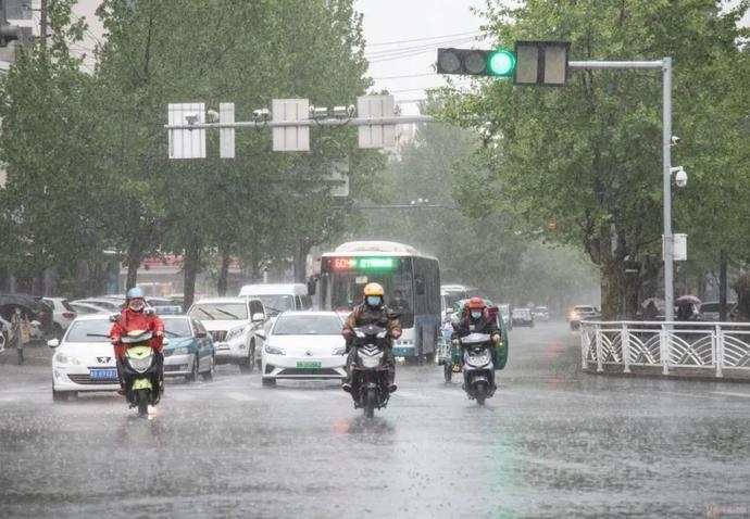 紧急预警!胶州人下班早回家,冰雹+雷雨+9级大风又来了!