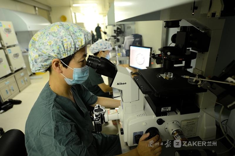 甘肃首例!第三代试管婴儿技术让隐性遗传白化病家庭获健康宝宝