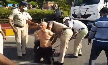 印度警告“防护设备短缺”的医生 被送进精神病