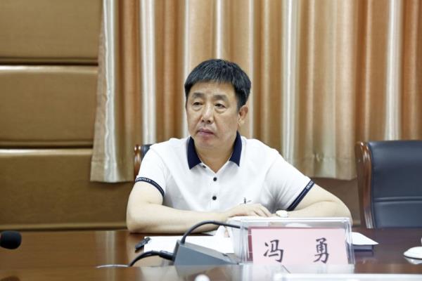河南三门峡市政府党组成员李红念同志深入义马市公安局调研指导工作