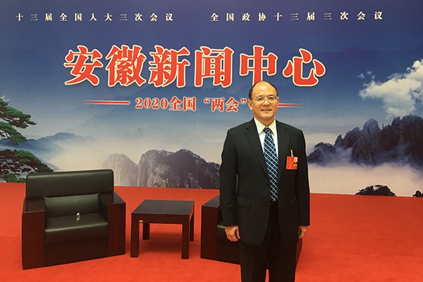 聚焦新能源汽车推广 全国人大代表周福庚带来五项建议