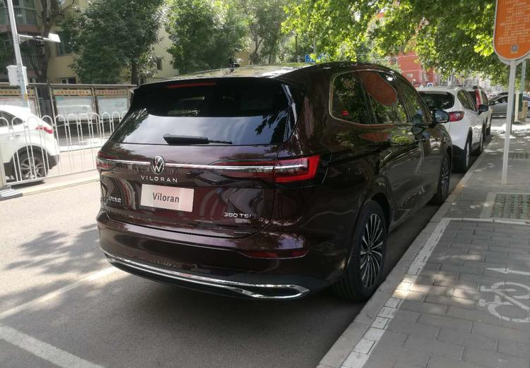 实拍大众全新MPV车型!和GL8谁更实用?