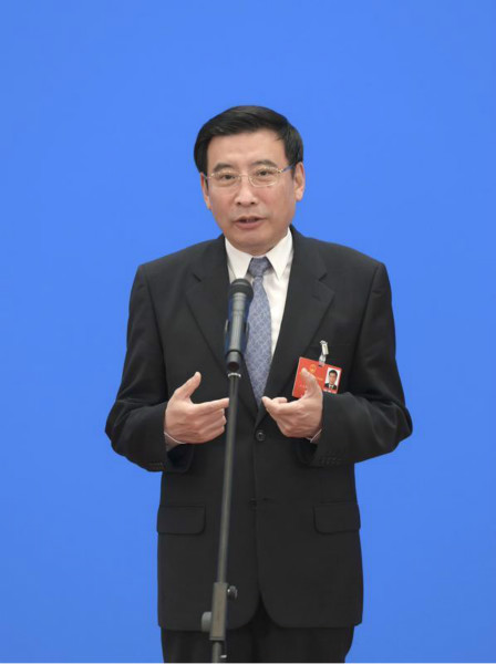 家当和信息化部部长苗圩通过网络视频方式经受采访