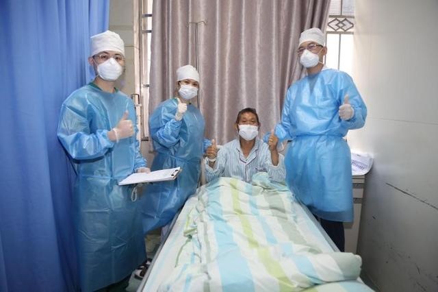 户外被蜱虫叮咬浑然不觉 六旬男子感染病毒险丢命