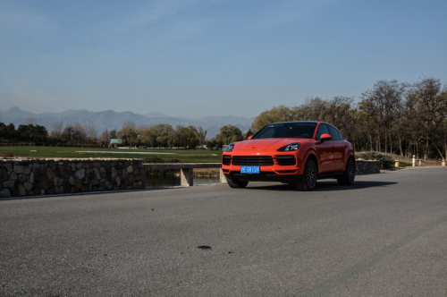 保时捷这次很含蓄:试驾Cayenne Coupe 3.0T