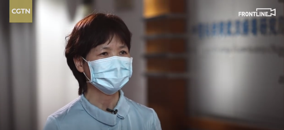 石正丽经受CGTN采访。