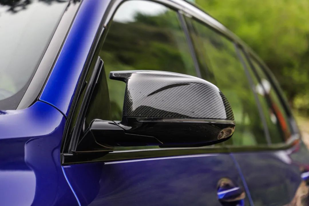 双涡轮+8AT+激光大灯,中大型SUV,新款比老款还便宜25万!