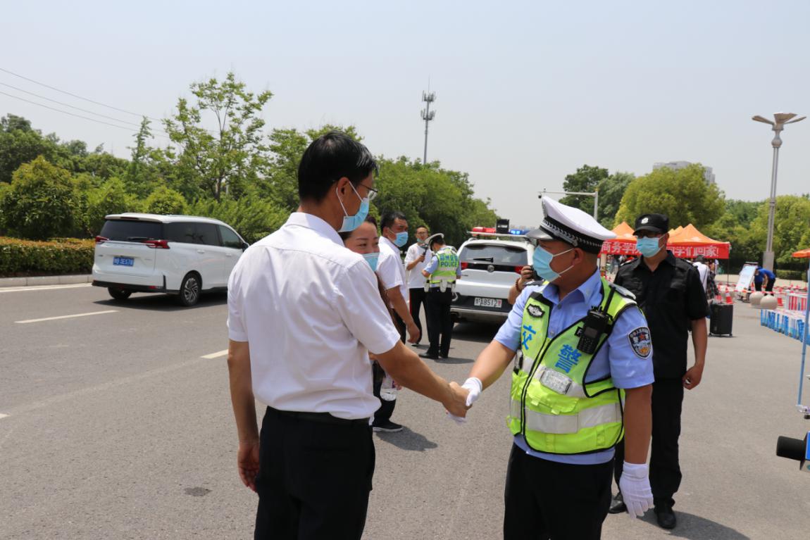 河南经贸职业学院首批学生返校 专车接等硬核操作暖人心