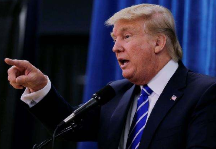 特朗普一边发推一边威胁：我要把社交平台都关