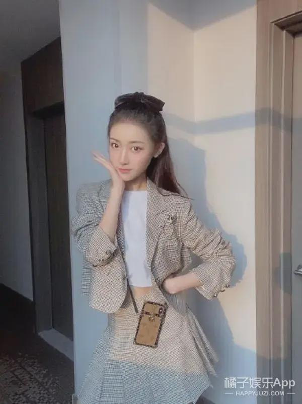 《创3》陈卓璇后又一人出圈?女版黄子韬P图照公开!美得不敢认