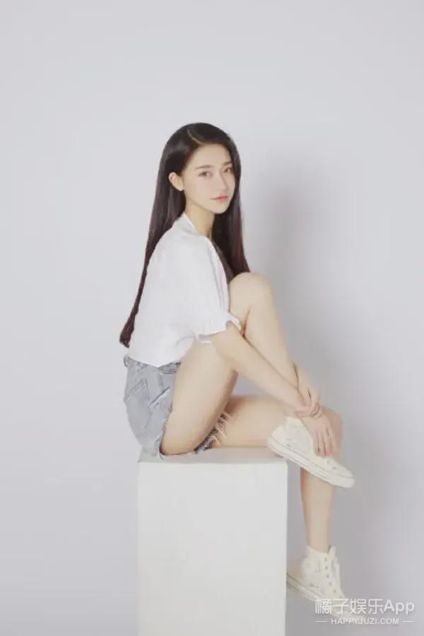 《创3》陈卓璇后又一人出圈?女版黄子韬P图照公开!美得不敢认