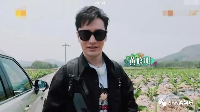 黄晓明一来蘑菇屋就要求主动刷碗,手法娴熟,不愧是中餐厅老板