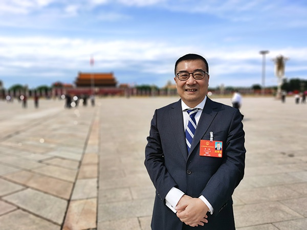 全国人大代表、江苏省律师协会副会长、国浩律师(南京)事务所管理合伙人车捷。