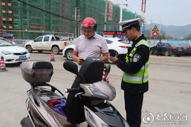 新化县召开道路交通问题顽瘴痼疾集中整治新闻通气会