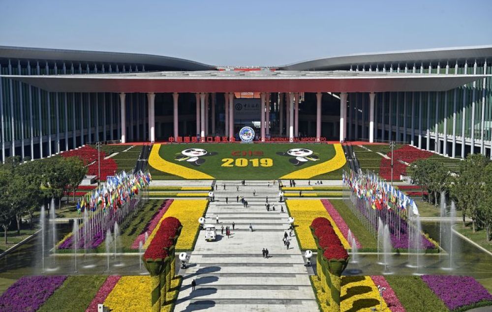这是2019年11月9日拍摄的上海国度会展中央。第二届中国国际入口展览会2019年11月5日至10日在这里举办。新华社记者 王鹏 摄
