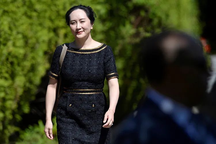 孟晚舟在去法院的路上 图源:视觉中国