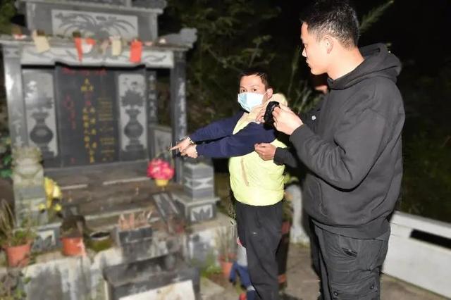 盗贼竟将赃物藏于墓地!婺城警方破获一起特大入户盗窃案