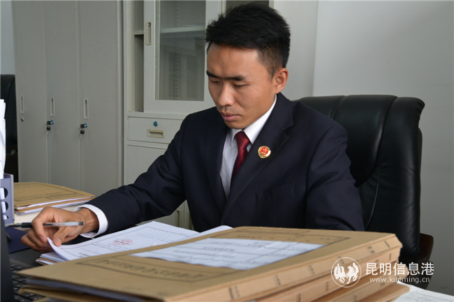 尽职责当好“哨兵” 肩使命守住“阵地”