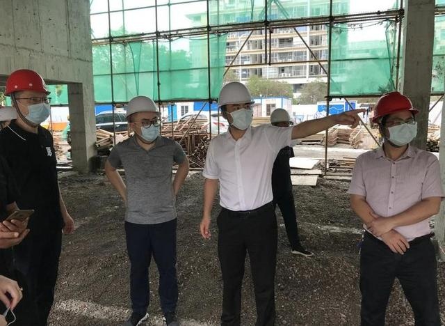 刘德平局长调研深圳昆仑鸿星冰球气膜馆建设工作