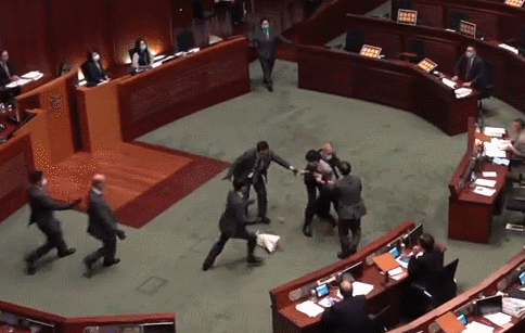 泛民下三滥手段也挡不住！国歌法二读通过