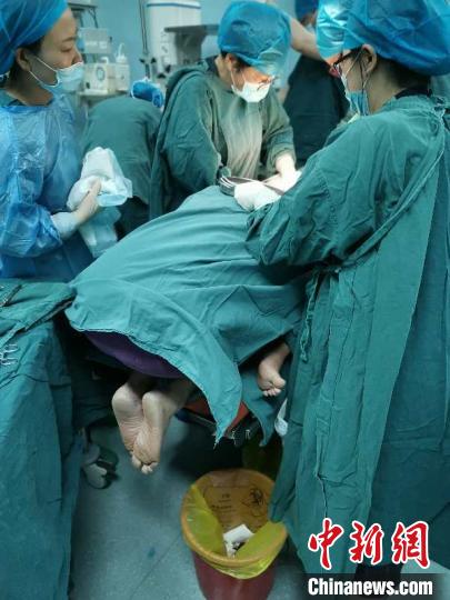 和“死神”赛跑的15分钟 浙江医生全程托举保母婴平安