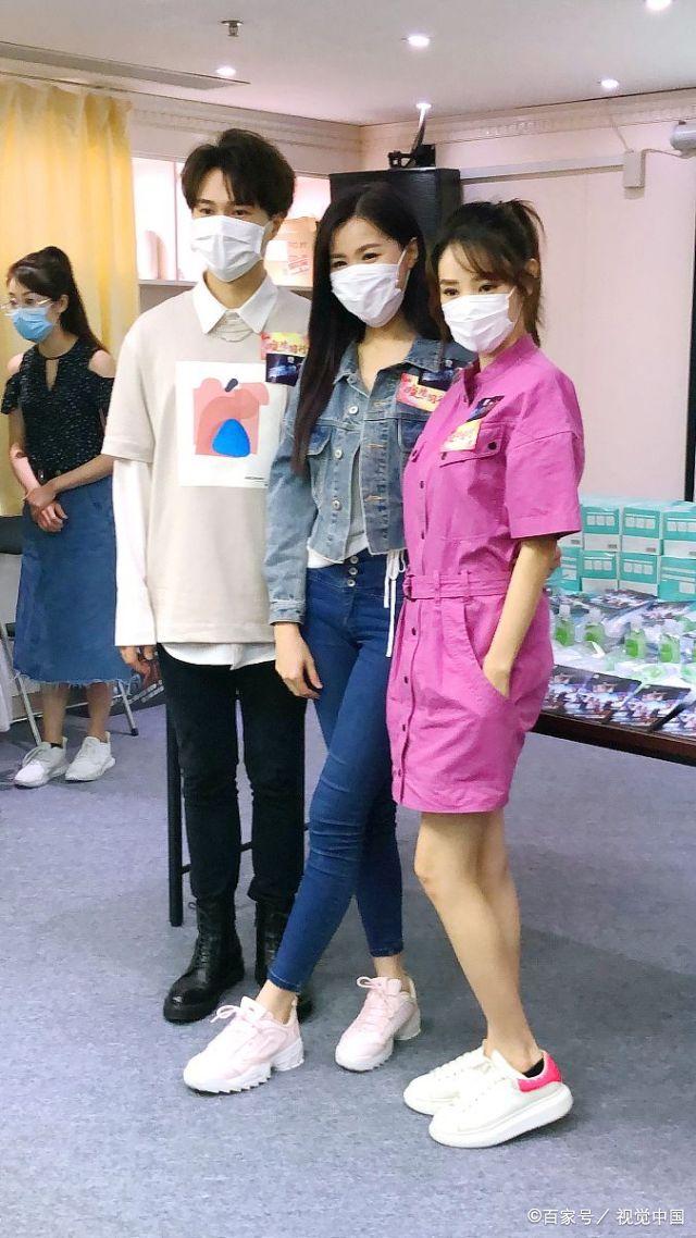 邓佩仪自曝和胡鸿钧像兄弟,在《降魔的2.0》里接吻没什么感觉