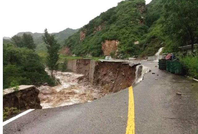 《我为铁道兵骄傲》征文 连队参加密云水库抢险