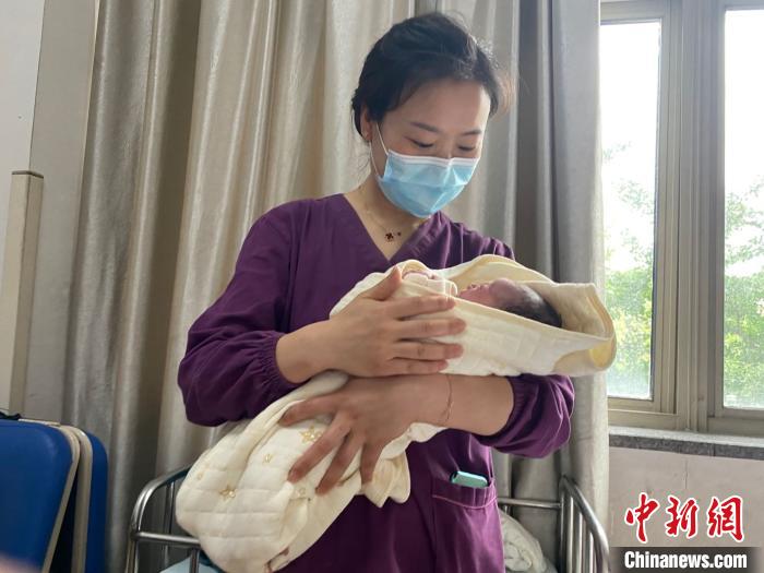 和“死神”赛跑的15分钟 浙江医生全程托举保母婴平安