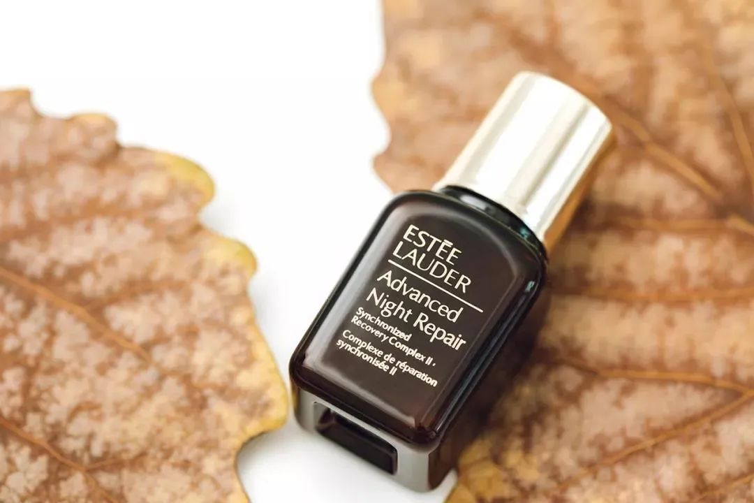 雅诗兰黛小棕瓶,不到百元就能入手