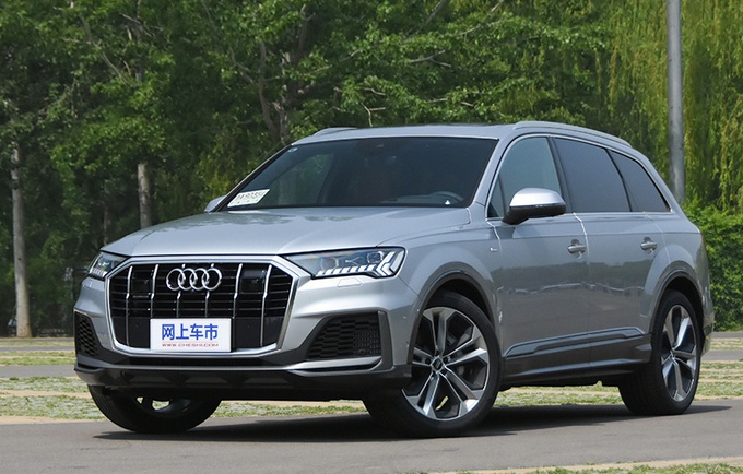 全新奥迪Q7上市，配置提升/三块大屏，选这两款就很有面子