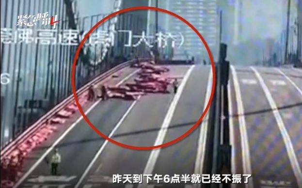 5月5日下午,虎门大桥上的水马被撤除。图片来源:新京报我们视频