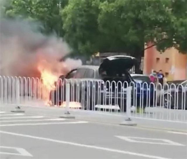 理想汽车刹车失灵起火“接踵而来” 火速回应却