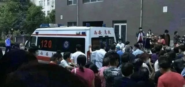 痛心!复课后多名学生跳楼自杀,背后原因比成绩下滑更可怕!家长都应该看看…
